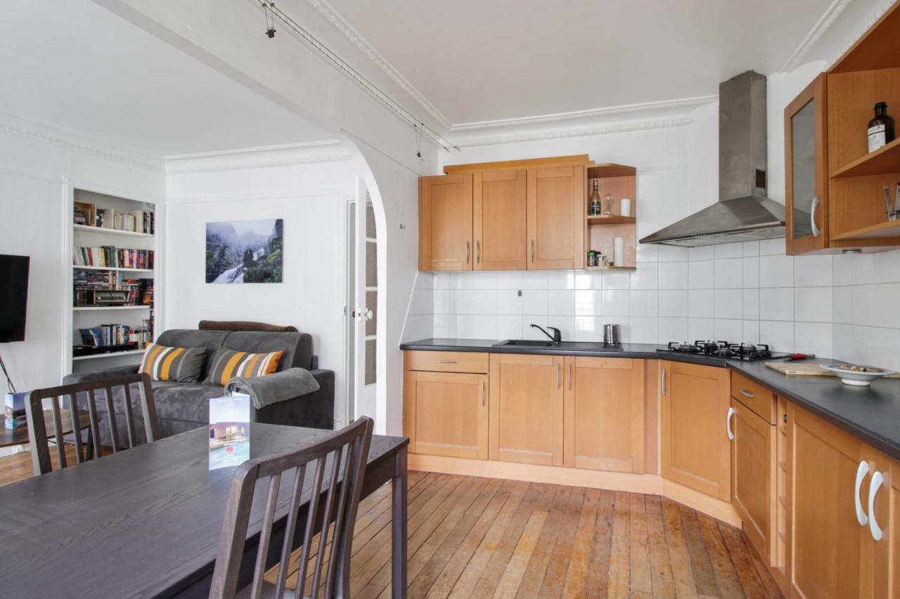 Апартаменты Charming Flat With Balcony In The Centre Of Paris - Welkeys Экстерьер фото
